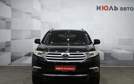 Toyota Highlander III, 2011 год, 2 330 000 рублей, 2 фотография