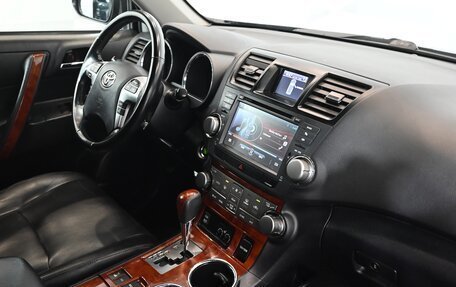 Toyota Highlander III, 2011 год, 2 330 000 рублей, 14 фотография