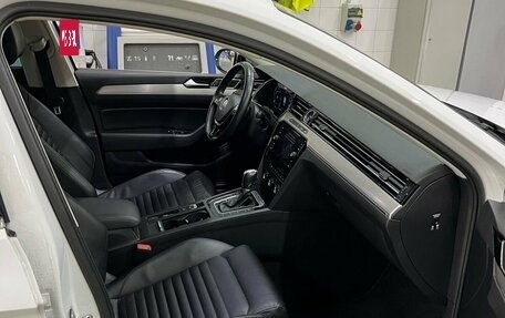 Volkswagen Passat B8 рестайлинг, 2019 год, 2 999 000 рублей, 7 фотография