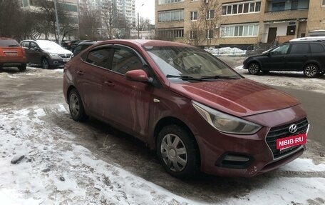 Hyundai Solaris II рестайлинг, 2017 год, 850 000 рублей, 3 фотография