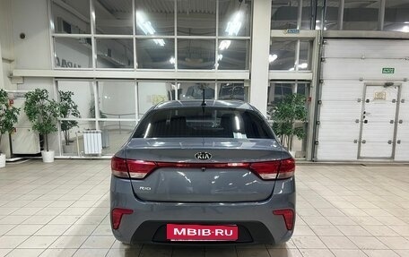 KIA Rio IV, 2017 год, 1 370 000 рублей, 4 фотография