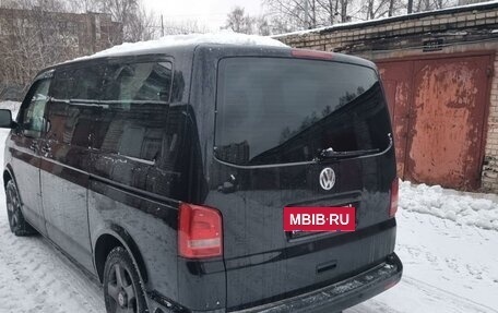 Volkswagen Multivan T5, 2011 год, 2 250 000 рублей, 2 фотография