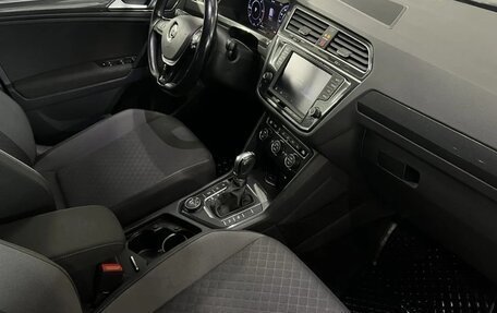 Volkswagen Tiguan II, 2017 год, 2 650 000 рублей, 3 фотография