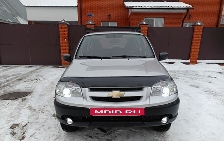 Chevrolet Niva I рестайлинг, 2013 год, 735 000 рублей, 2 фотография