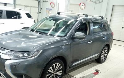 Mitsubishi Outlander III рестайлинг 3, 2019 год, 2 280 000 рублей, 1 фотография