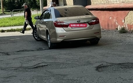 Toyota Camry, 2012 год, 1 600 000 рублей, 10 фотография