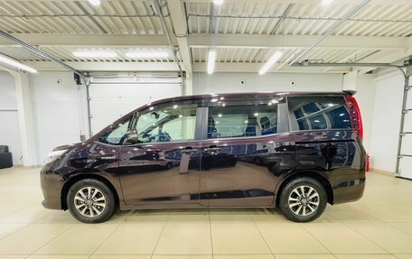 Toyota Noah III, 2014 год, 2 399 000 рублей, 3 фотография