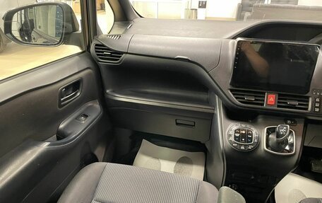 Toyota Noah III, 2014 год, 2 399 000 рублей, 14 фотография