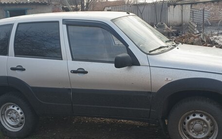 Chevrolet Niva I рестайлинг, 2005 год, 500 000 рублей, 1 фотография