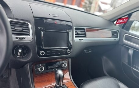 Volkswagen Touareg III, 2011 год, 2 490 000 рублей, 20 фотография