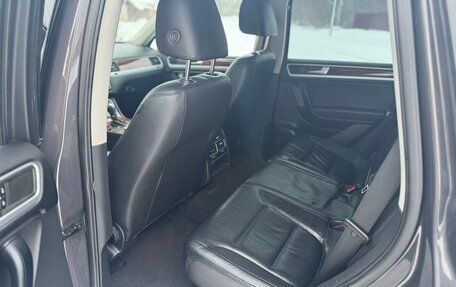 Volkswagen Touareg III, 2011 год, 2 490 000 рублей, 29 фотография