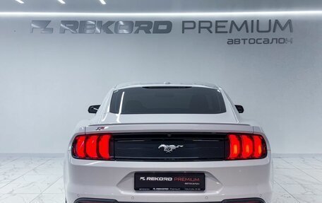 Ford Mustang VI рестайлинг, 2019 год, 3 100 000 рублей, 9 фотография