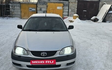 Toyota Avensis III рестайлинг, 2002 год, 490 000 рублей, 2 фотография