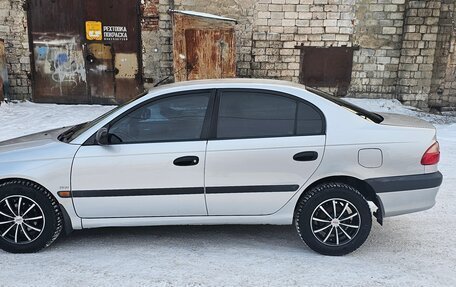 Toyota Avensis III рестайлинг, 2002 год, 490 000 рублей, 10 фотография