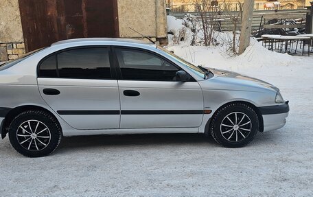 Toyota Avensis III рестайлинг, 2002 год, 490 000 рублей, 9 фотография