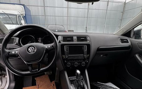 Volkswagen Jetta VI, 2018 год, 1 900 000 рублей, 9 фотография