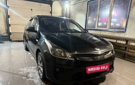 KIA Rio IV, 2018 год, 1 370 000 рублей, 2 фотография