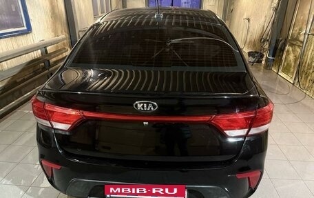 KIA Rio IV, 2018 год, 1 370 000 рублей, 8 фотография