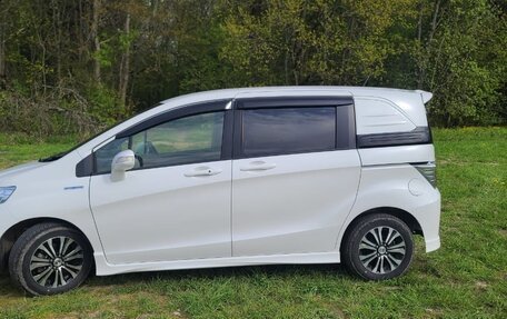 Honda Freed I, 2014 год, 1 440 000 рублей, 2 фотография