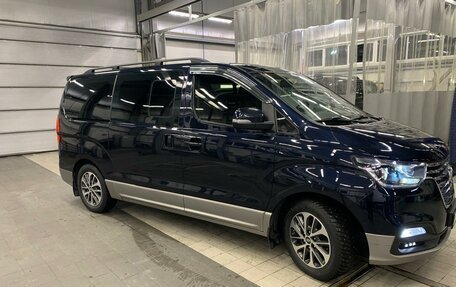 Hyundai Grand Starex Grand Starex I рестайлинг 2, 2019 год, 4 380 000 рублей, 3 фотография