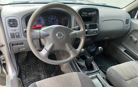 Nissan NP300, 2011 год, 1 109 000 рублей, 9 фотография