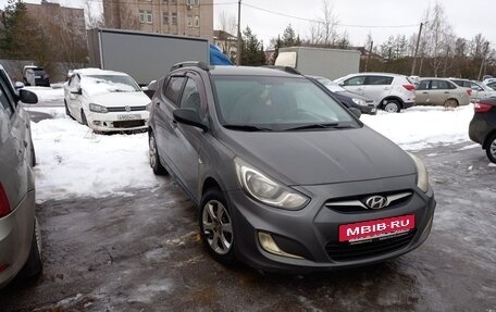 Hyundai Solaris II рестайлинг, 2013 год, 500 000 рублей, 3 фотография