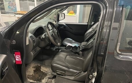 Nissan Navara (Frontier), 2007 год, 880 000 рублей, 10 фотография