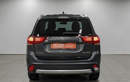 Mitsubishi Outlander III рестайлинг 3, 2018 год, 2 090 000 рублей, 6 фотография