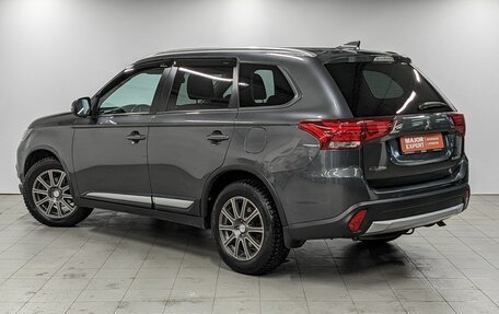 Mitsubishi Outlander III рестайлинг 3, 2018 год, 2 090 000 рублей, 7 фотография