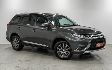 Mitsubishi Outlander III рестайлинг 3, 2018 год, 2 090 000 рублей, 3 фотография