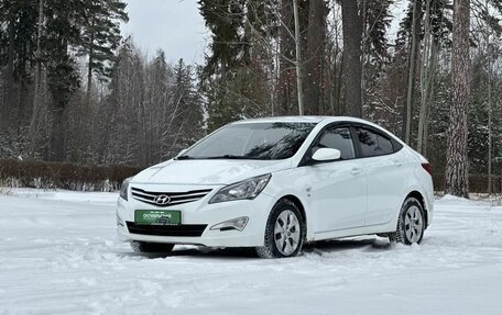 Hyundai Solaris II рестайлинг, 2015 год, 1 109 000 рублей, 1 фотография