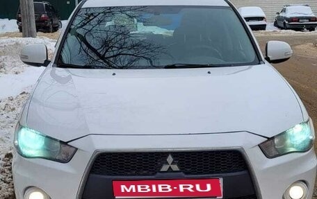 Mitsubishi Outlander III рестайлинг 3, 2010 год, 1 650 000 рублей, 5 фотография