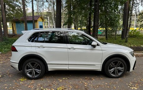 Volkswagen Tiguan II, 2018 год, 3 100 000 рублей, 4 фотография