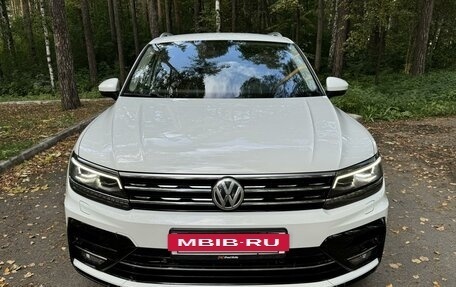 Volkswagen Tiguan II, 2018 год, 3 100 000 рублей, 2 фотография