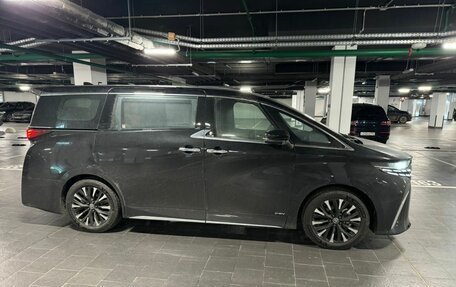 Toyota Alphard, 2024 год, 16 800 000 рублей, 3 фотография