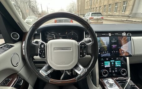 Land Rover Range Rover IV рестайлинг, 2016 год, 5 600 000 рублей, 9 фотография