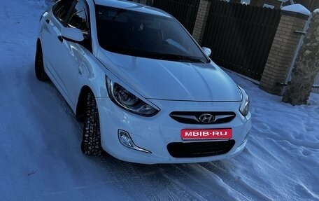 Hyundai Solaris II рестайлинг, 2012 год, 740 000 рублей, 1 фотография