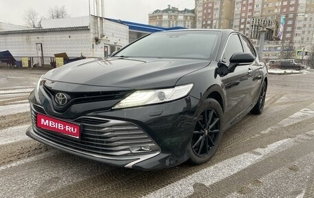 Toyota Camry, 2018 год, 2 800 000 рублей, 1 фотография