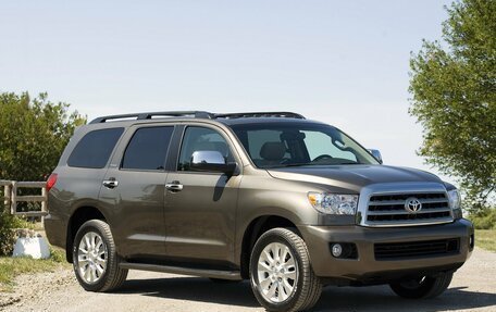 Toyota Sequoia II рестайлинг, 2011 год, 4 200 000 рублей, 1 фотография