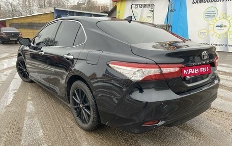 Toyota Camry, 2018 год, 2 800 000 рублей, 11 фотография