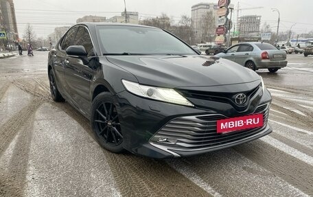 Toyota Camry, 2018 год, 2 800 000 рублей, 6 фотография