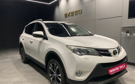 Toyota RAV4, 2015 год, 2 650 000 рублей, 6 фотография