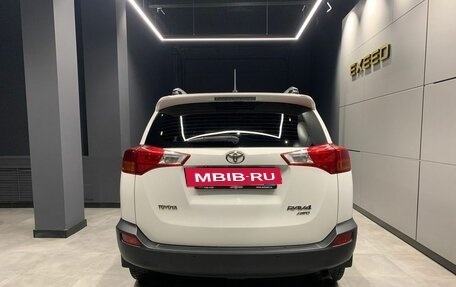 Toyota RAV4, 2015 год, 2 650 000 рублей, 4 фотография