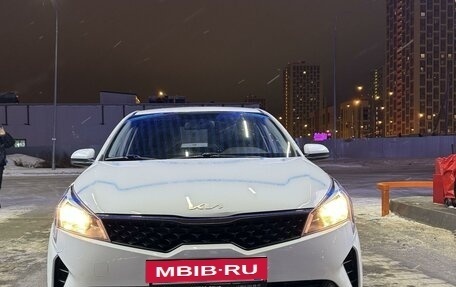 KIA Rio IV, 2022 год, 1 800 000 рублей, 3 фотография