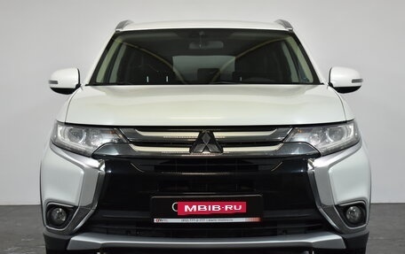 Mitsubishi Outlander III рестайлинг 3, 2016 год, 1 899 000 рублей, 2 фотография