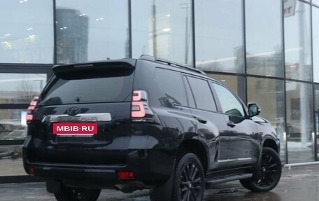 Toyota Land Cruiser Prado 150 рестайлинг 2, 2022 год, 7 552 500 рублей, 2 фотография