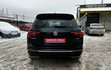 Volkswagen Tiguan II, 2019 год, 2 500 000 рублей, 4 фотография