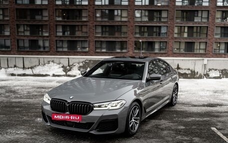 BMW 5 серия, 2020 год, 5 600 000 рублей, 2 фотография