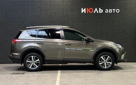 Toyota RAV4, 2018 год, 2 805 000 рублей, 4 фотография