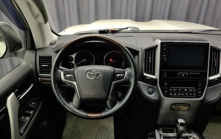 Toyota Land Cruiser 200, 2015 год, 6 400 000 рублей, 13 фотография